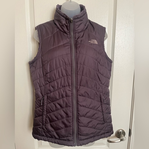 The North Face Vest Womens Medium Purple Reversible Mossbud Swirl Fleece - Picture 9 of 10